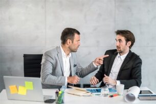 KPI-Überfrachtung im Mittelstand: Warum weniger Kennzahlen zu besseren Entscheidungen führen